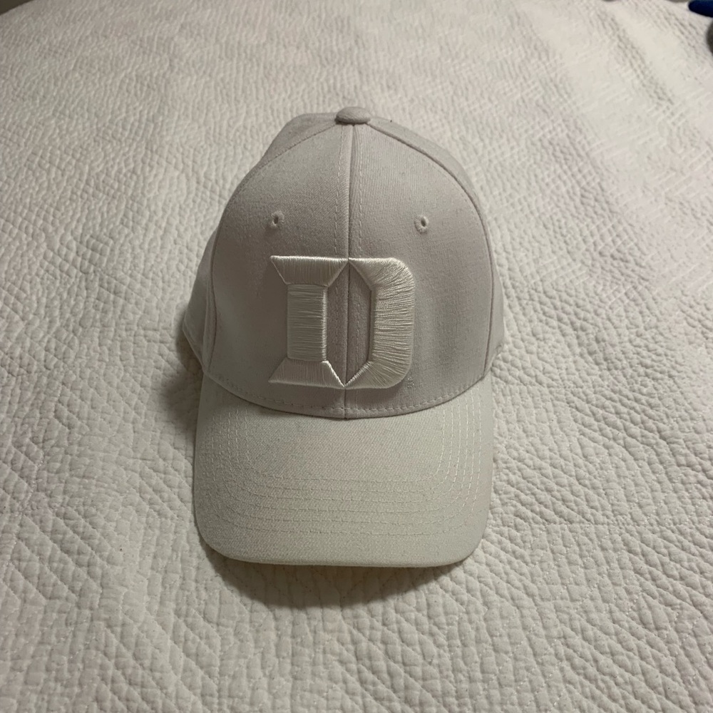 Autographed Duke Blue Devils flex fit baseball cap hat